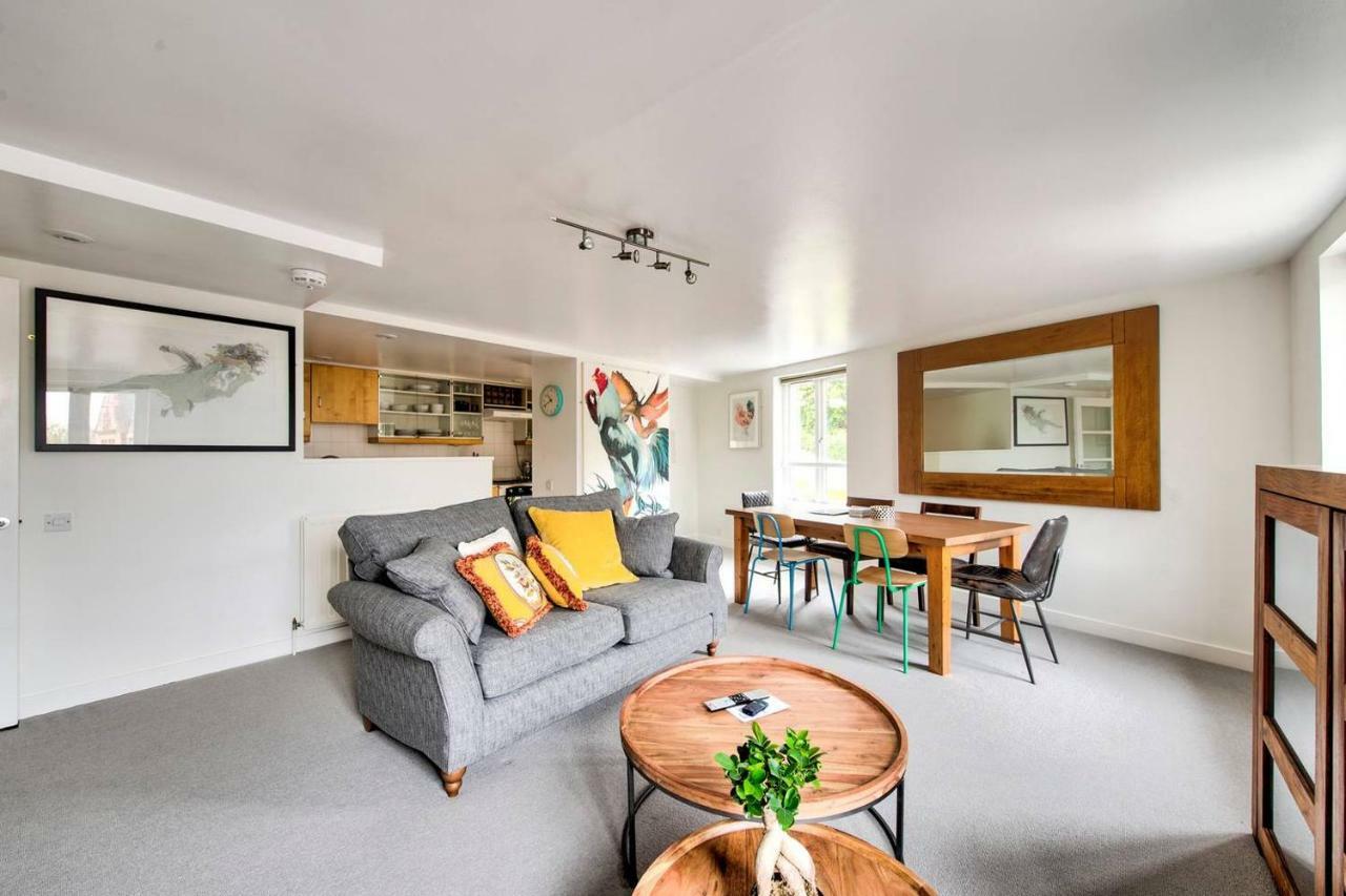 Altido Ultra Stylish Calton Road Apt W/ Parking EDI Exterior photo