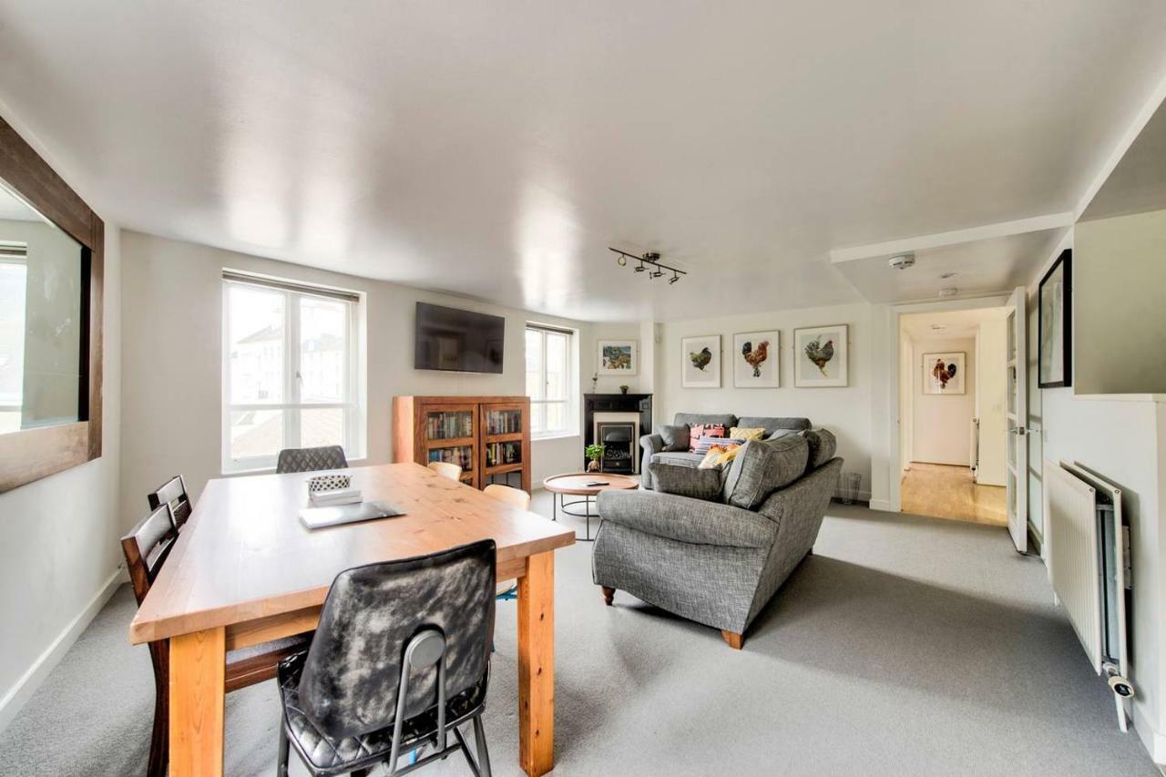 Altido Ultra Stylish Calton Road Apt W/ Parking EDI Exterior photo